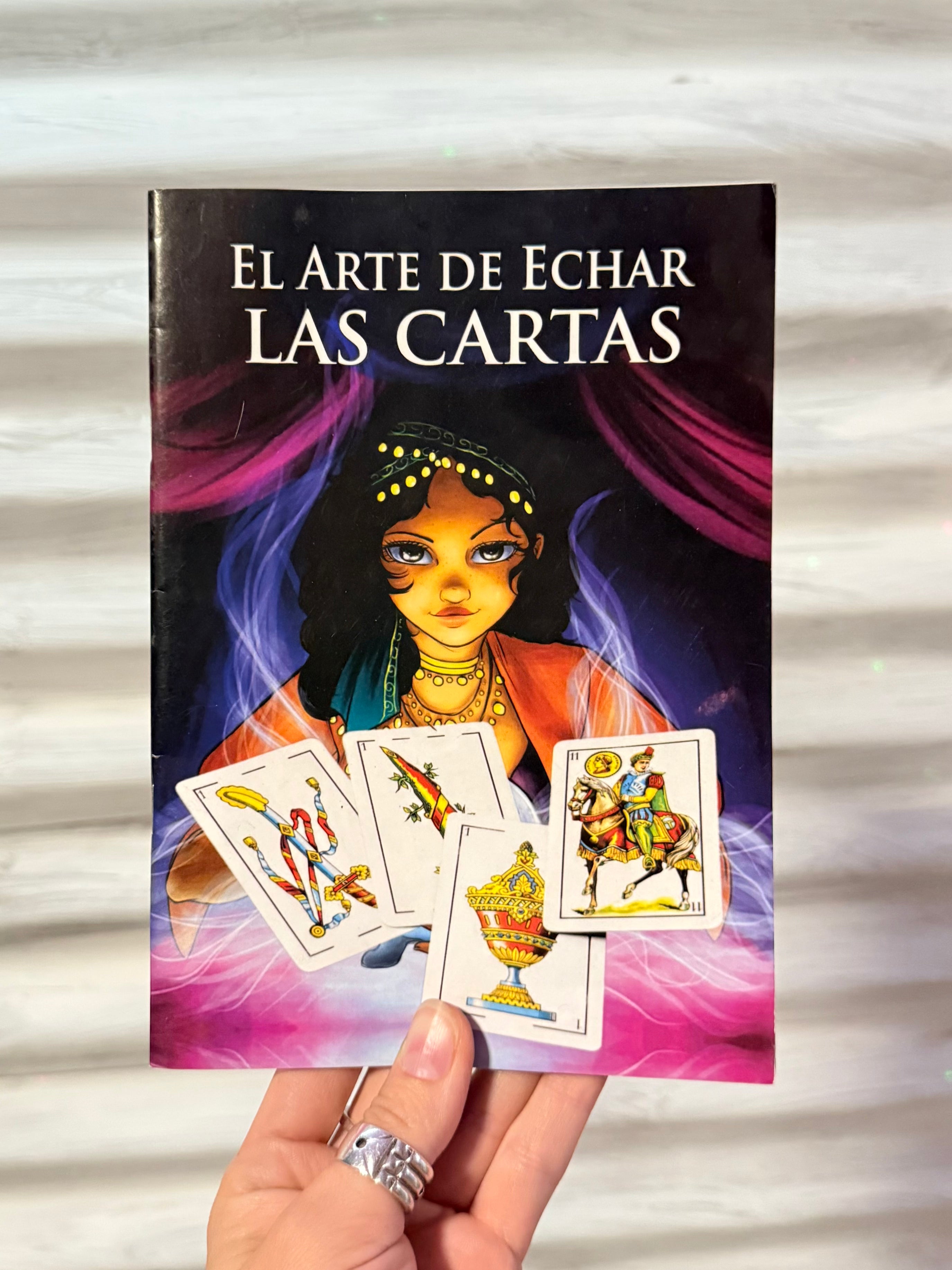 El Arte de Echar las Cartas ( En Español )