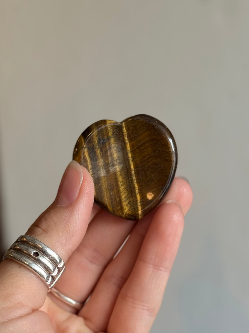 Worry Stone Ojo de Tigre Corazón / Tiger Eye Heart Worry Stone
