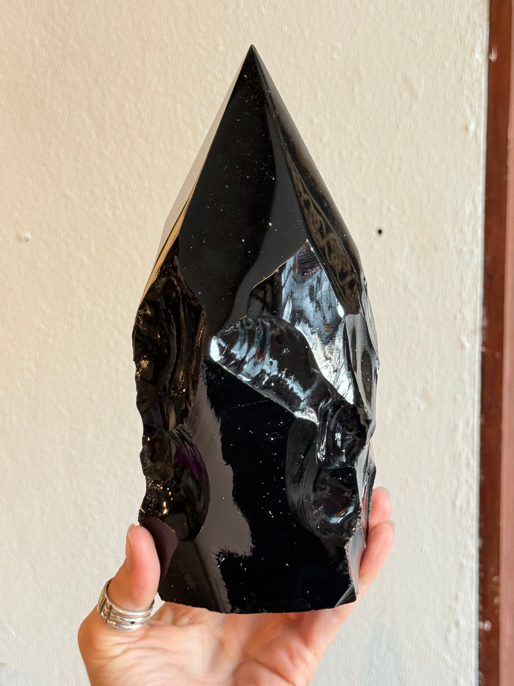 Punta de Obsidiana Negra Tallada / Carved Black Obsidian Point