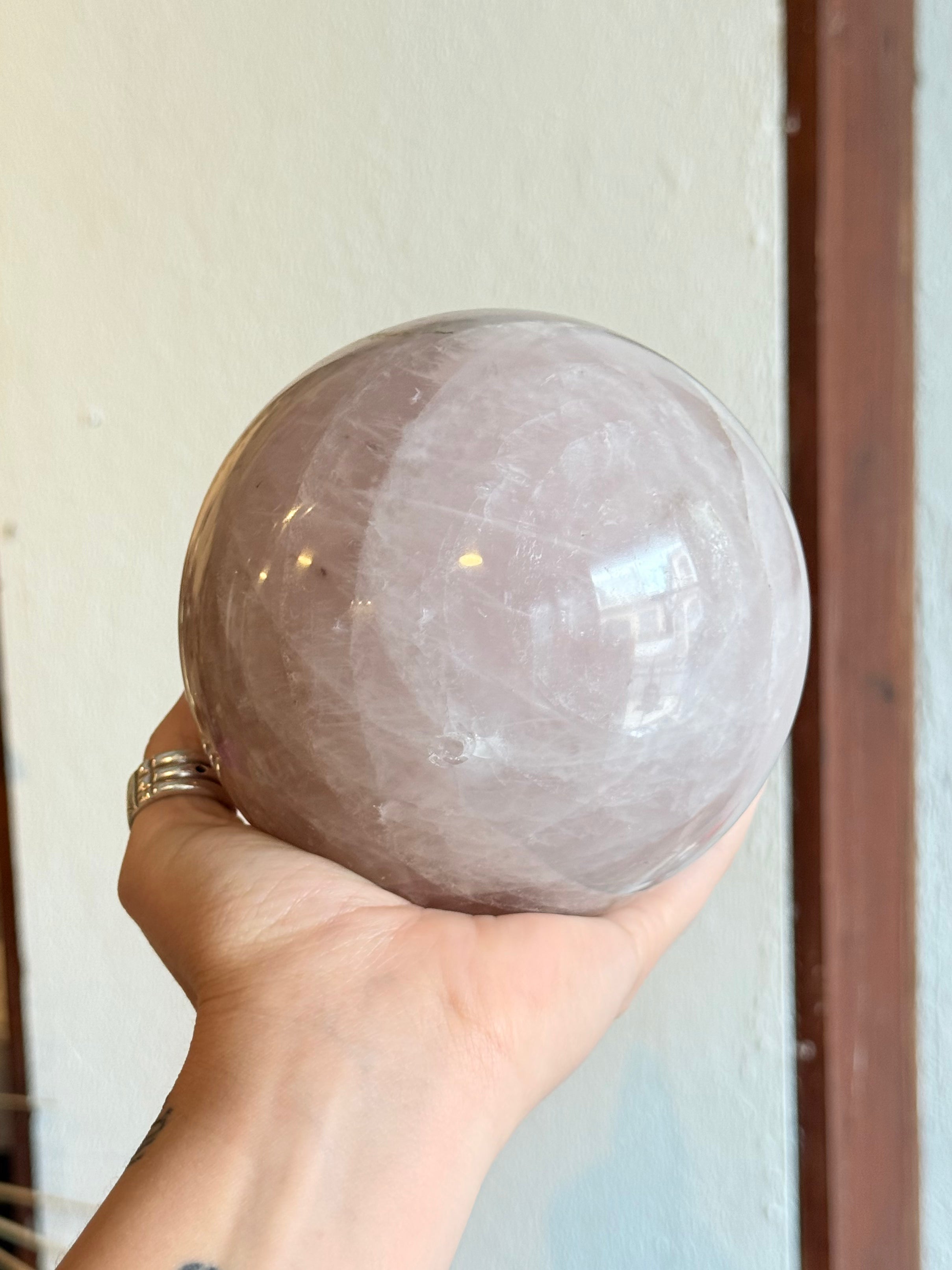 Rose Quartz Sphere / Esfera de Cuarzo Rosado