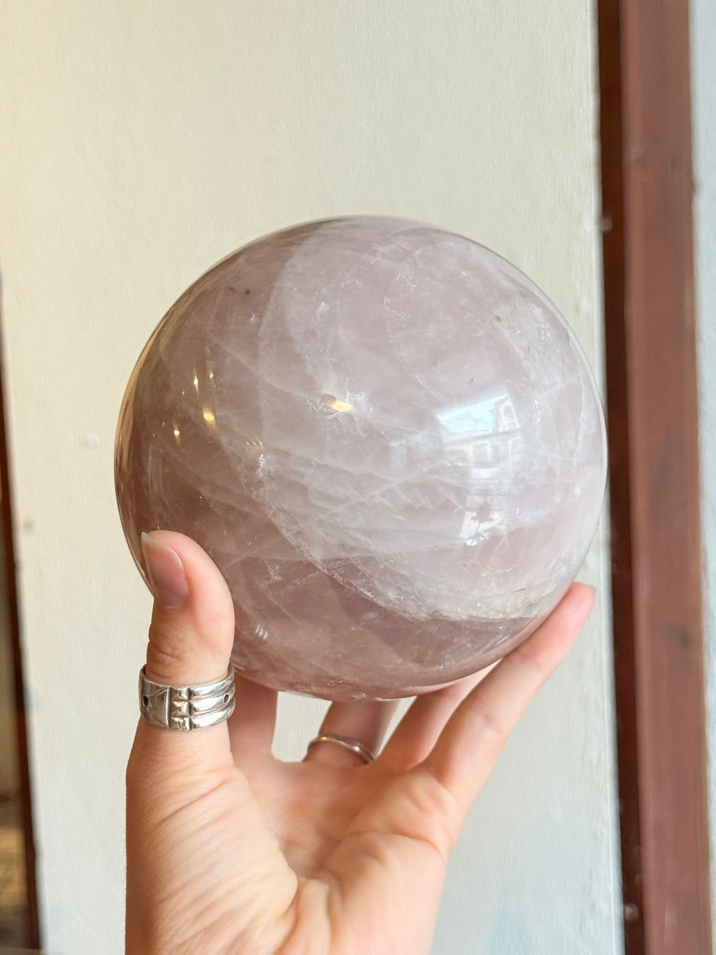 Rose Quartz Sphere / Esfera de Cuarzo Rosado