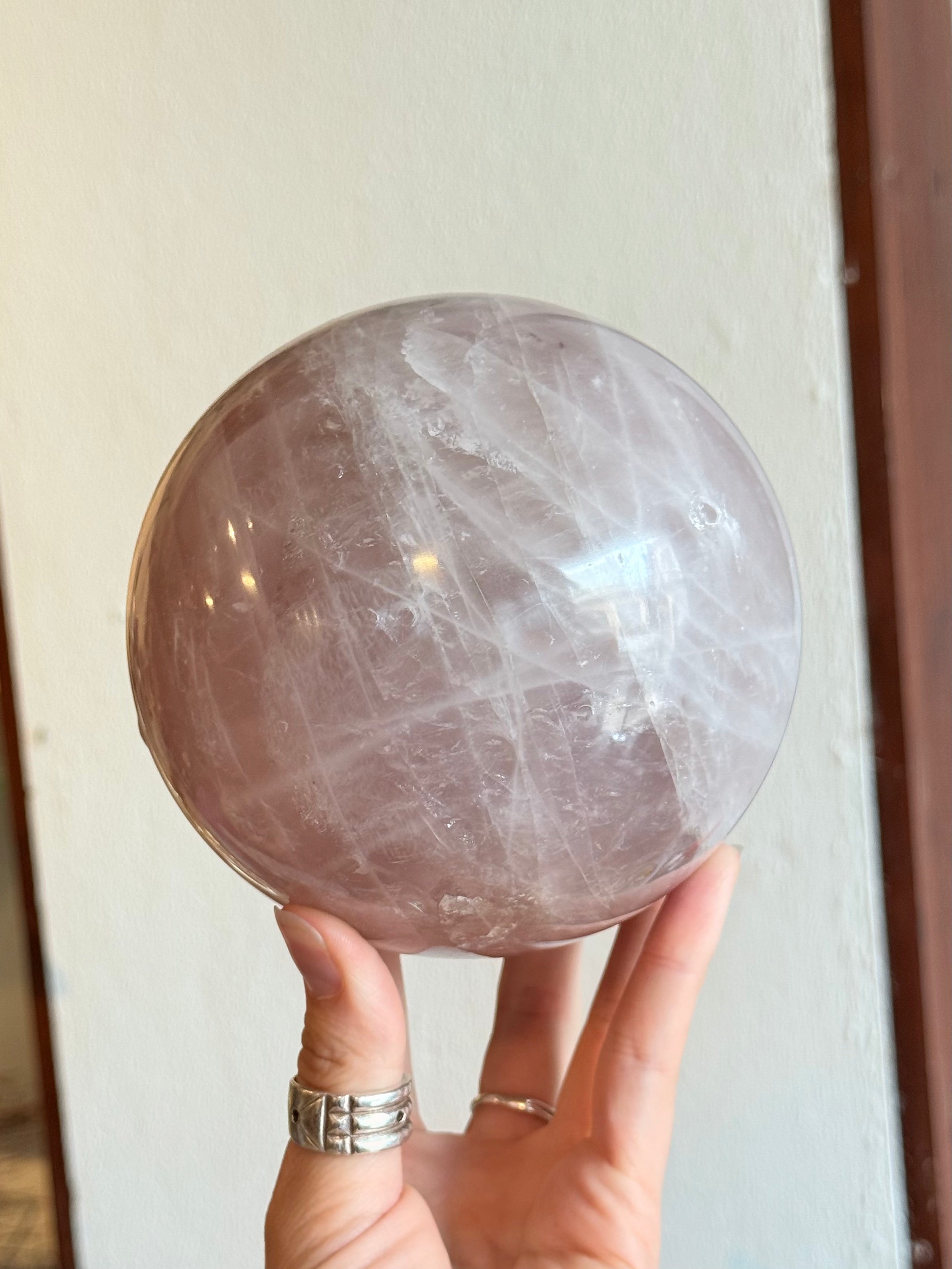 Rose Quartz Sphere / Esfera de Cuarzo Rosado