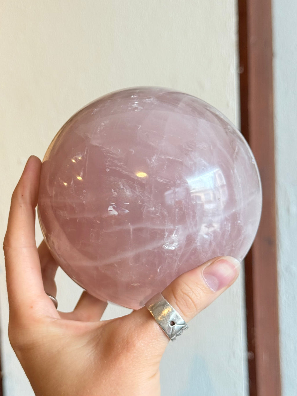 Rose Quartz Sphere / Esfera de Cuarzo Rosado