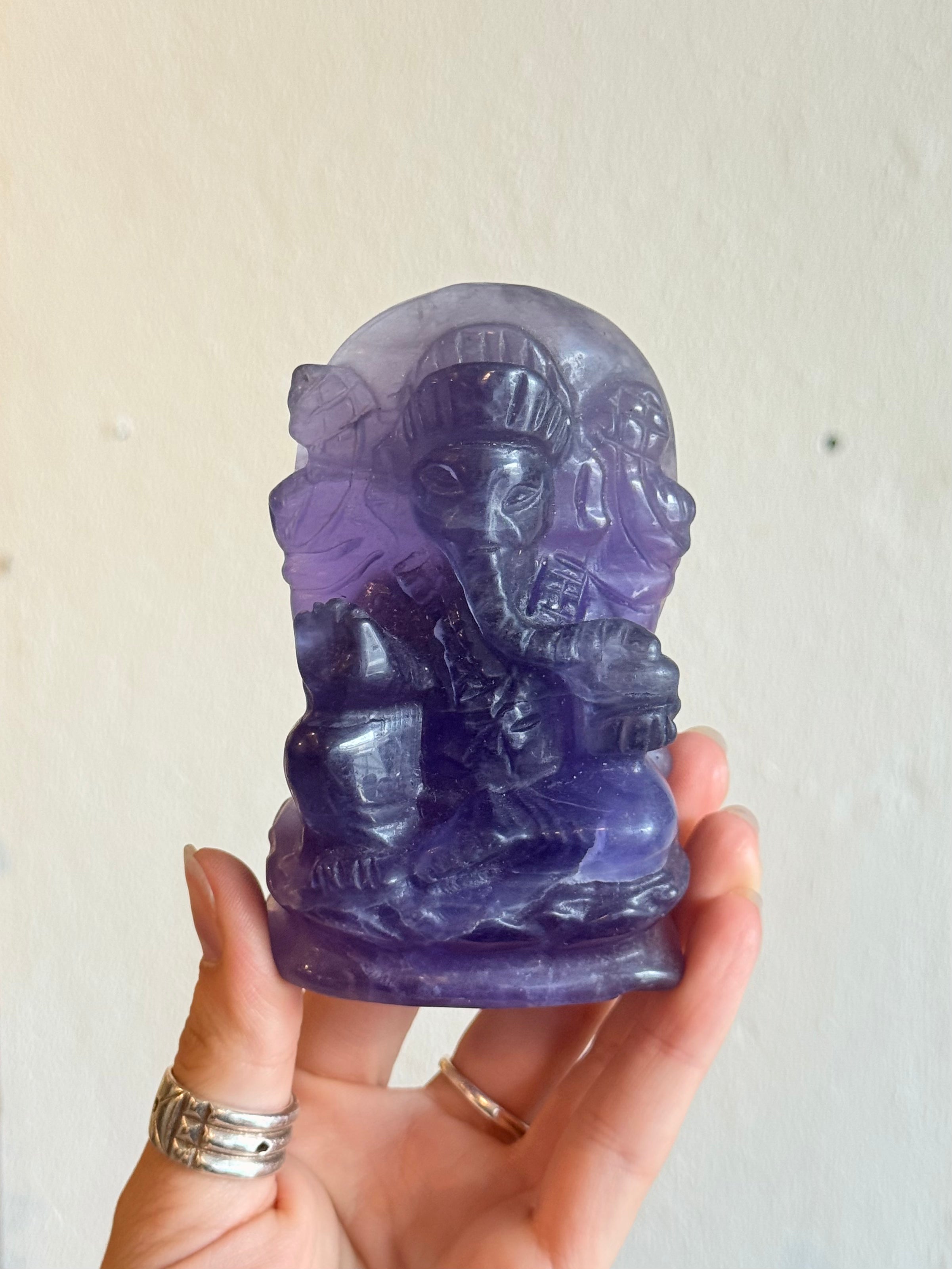 Ganesha de Fluorita Morada / Purple Fluorite Ganesha
