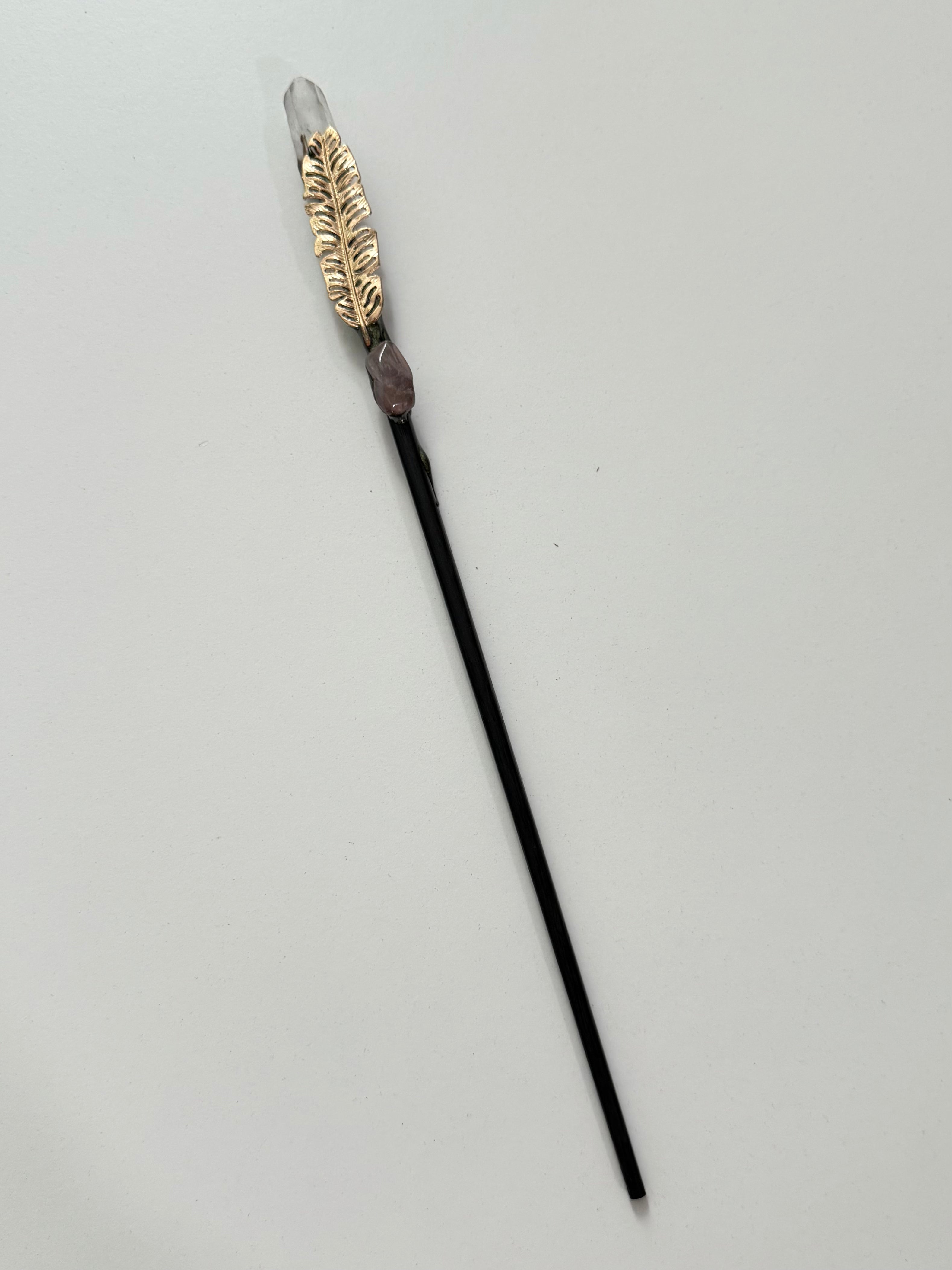 Varita de Cuarzo Cristal con Pluma | Clear Quartz Feather Wand