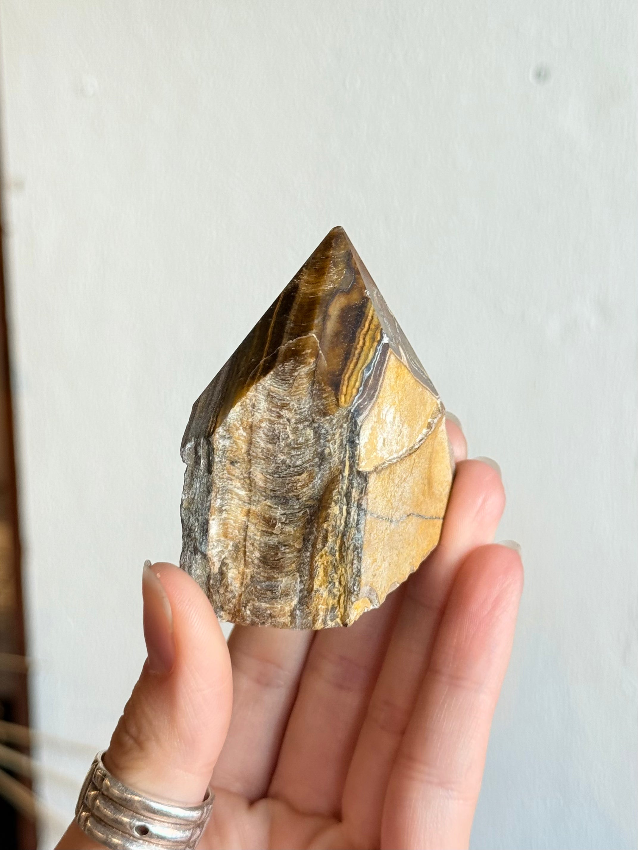 Punta de Ojo de Tigre Natural / Natural Tiger Eye Point
