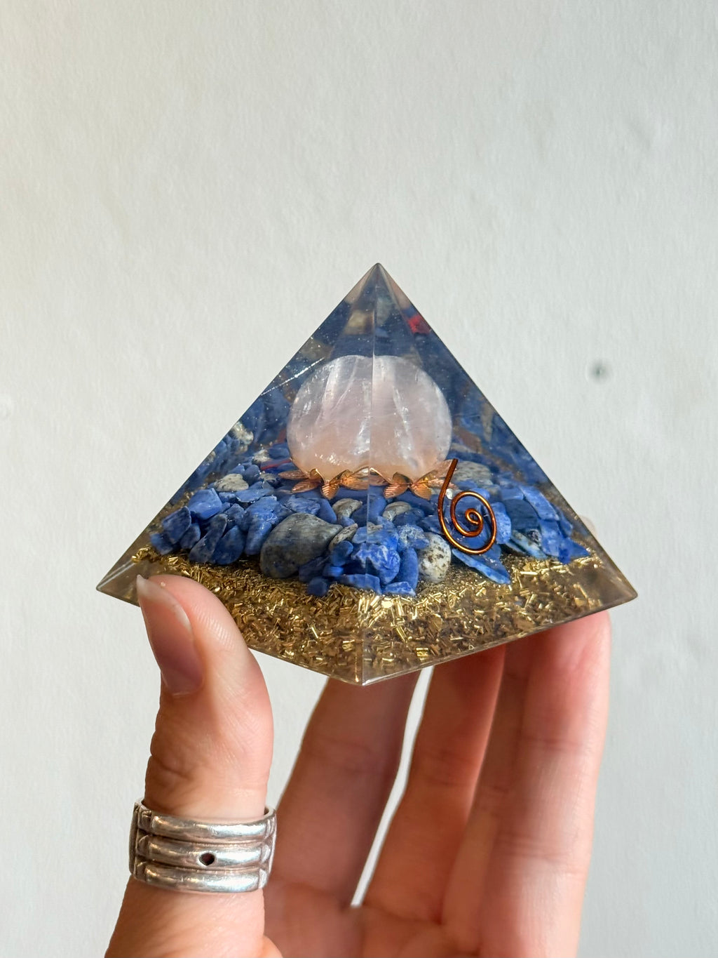 Orgonita de Lapis Lazuli / Lapis Lazuli Orgonite Pyramid