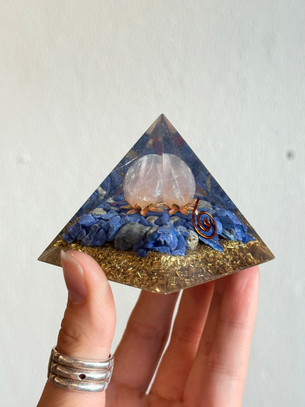 Orgonita de Lapis Lazuli / Lapis Lazuli Orgonite Pyramid