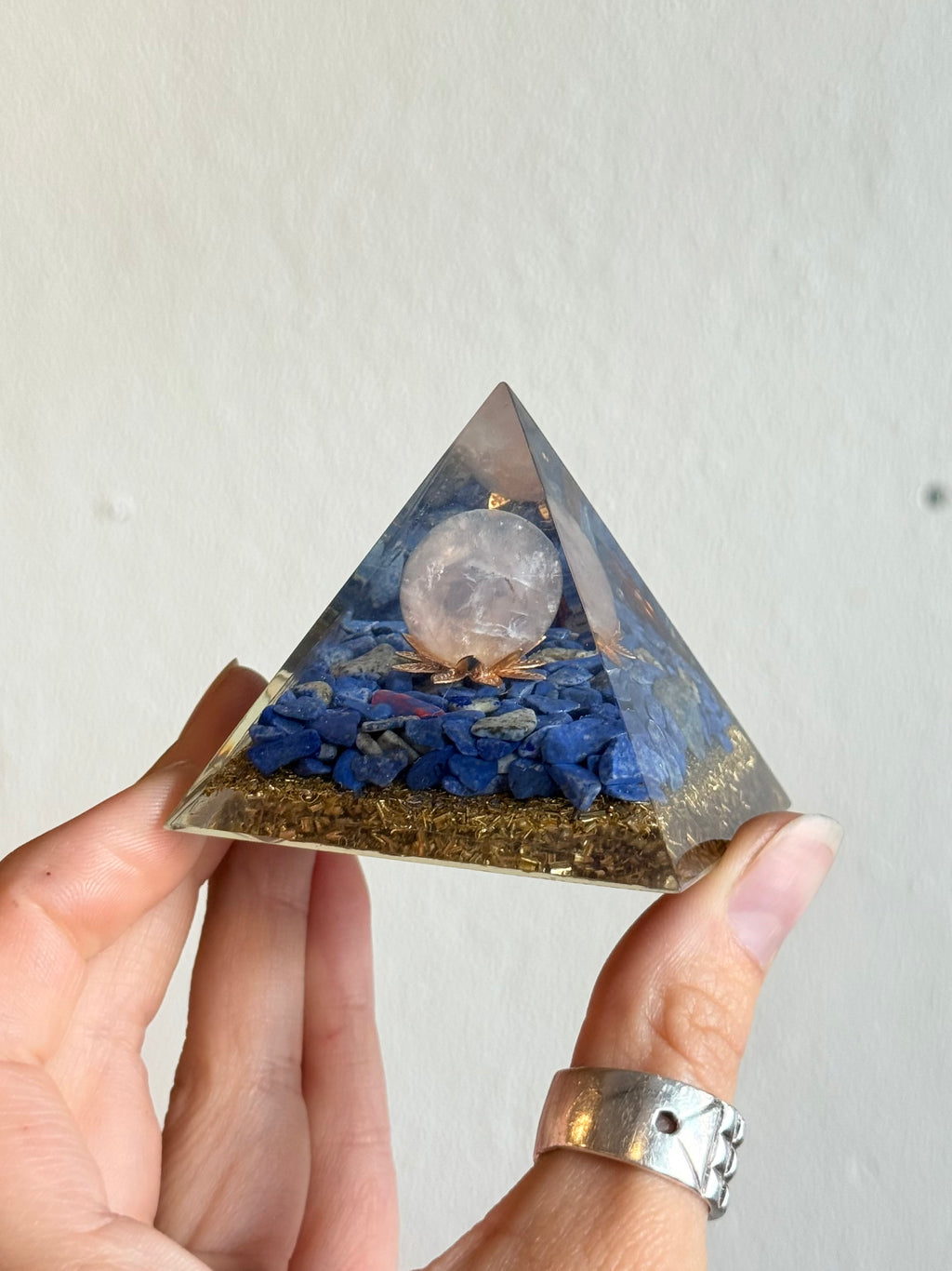 Orgonita de Lapis Lazuli / Lapis Lazuli Orgonite Pyramid