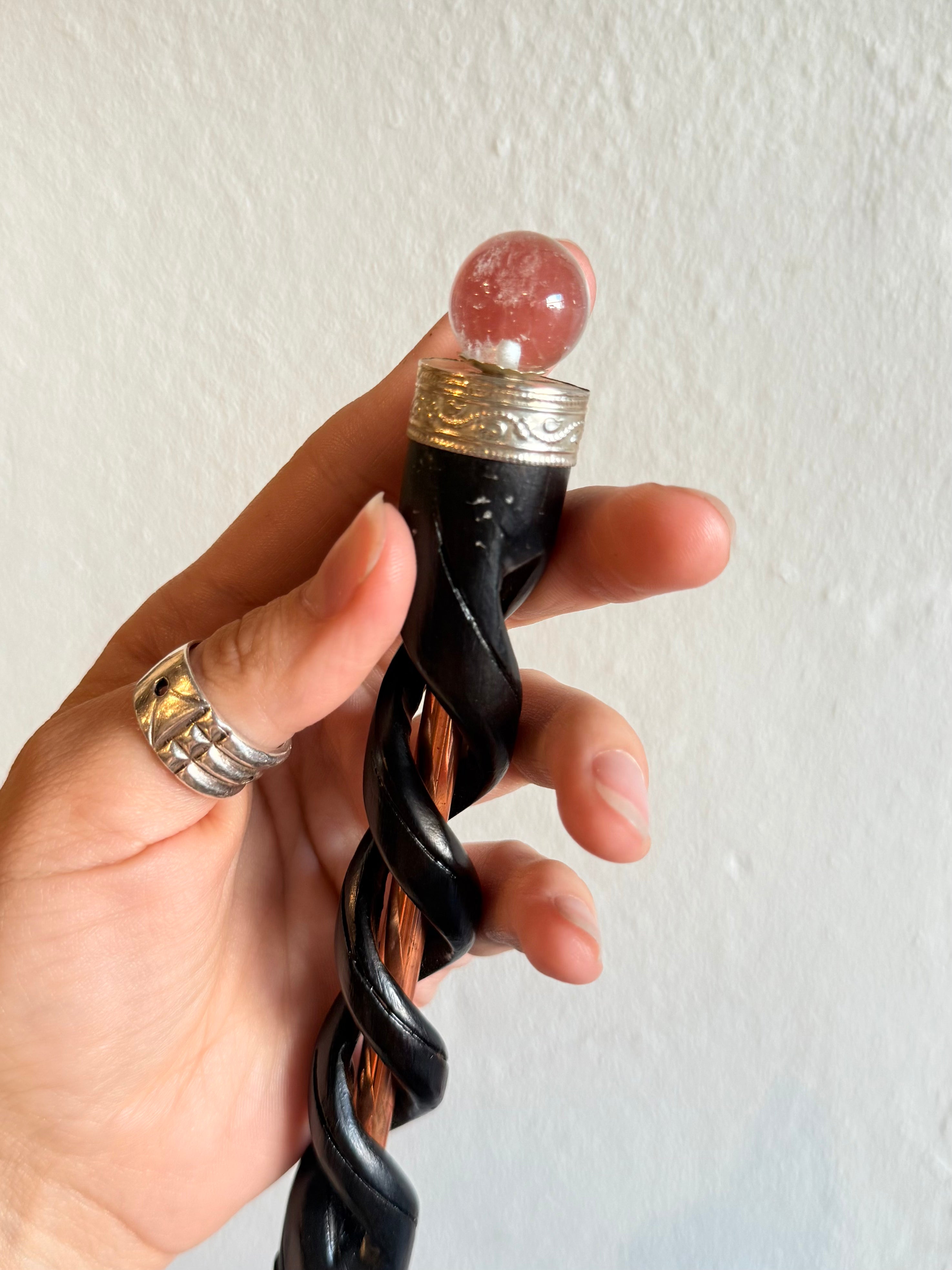 Varita de Madera con Cobre y Cuarzo Cristal | Wooden Wand with Copper & Clear Quartz (Copy)