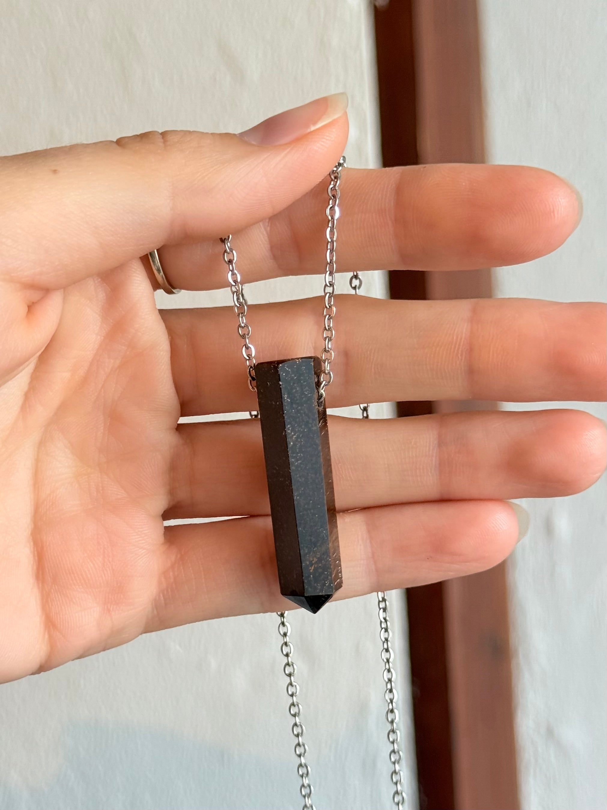 Collar de Ojo de Tigre con Punta e Incluye Cadena / Tiger’s Eye Point Necklace with Chain