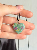 Colgante de Corazón de Rubí en Zoisita / Ruby in Zoisite Heart Pendant