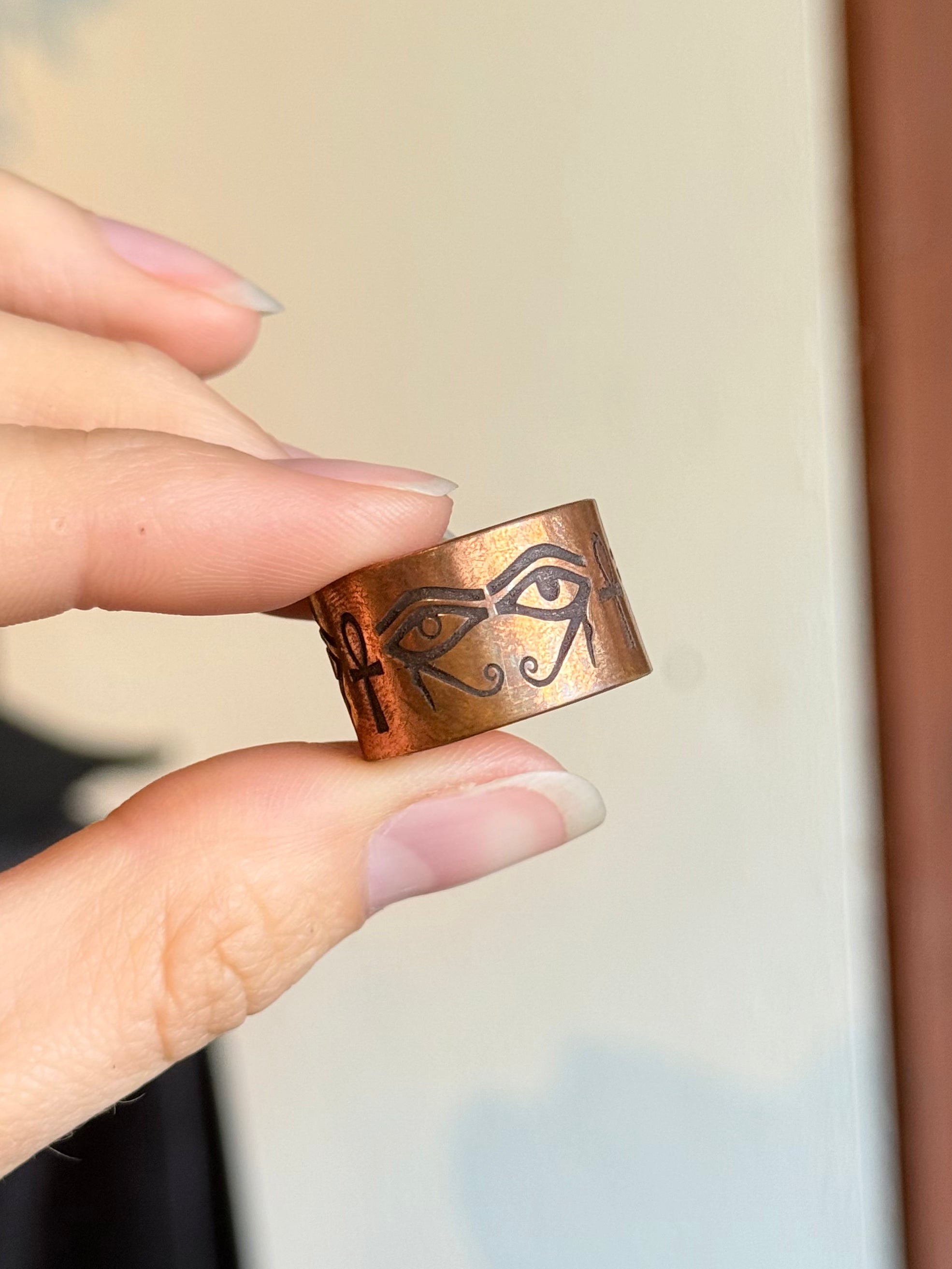 Eye of Horus Copper Ring Adjustable / Anillo Ajustable de Cobre Ojo de Horus ( Fits best - size 9 )