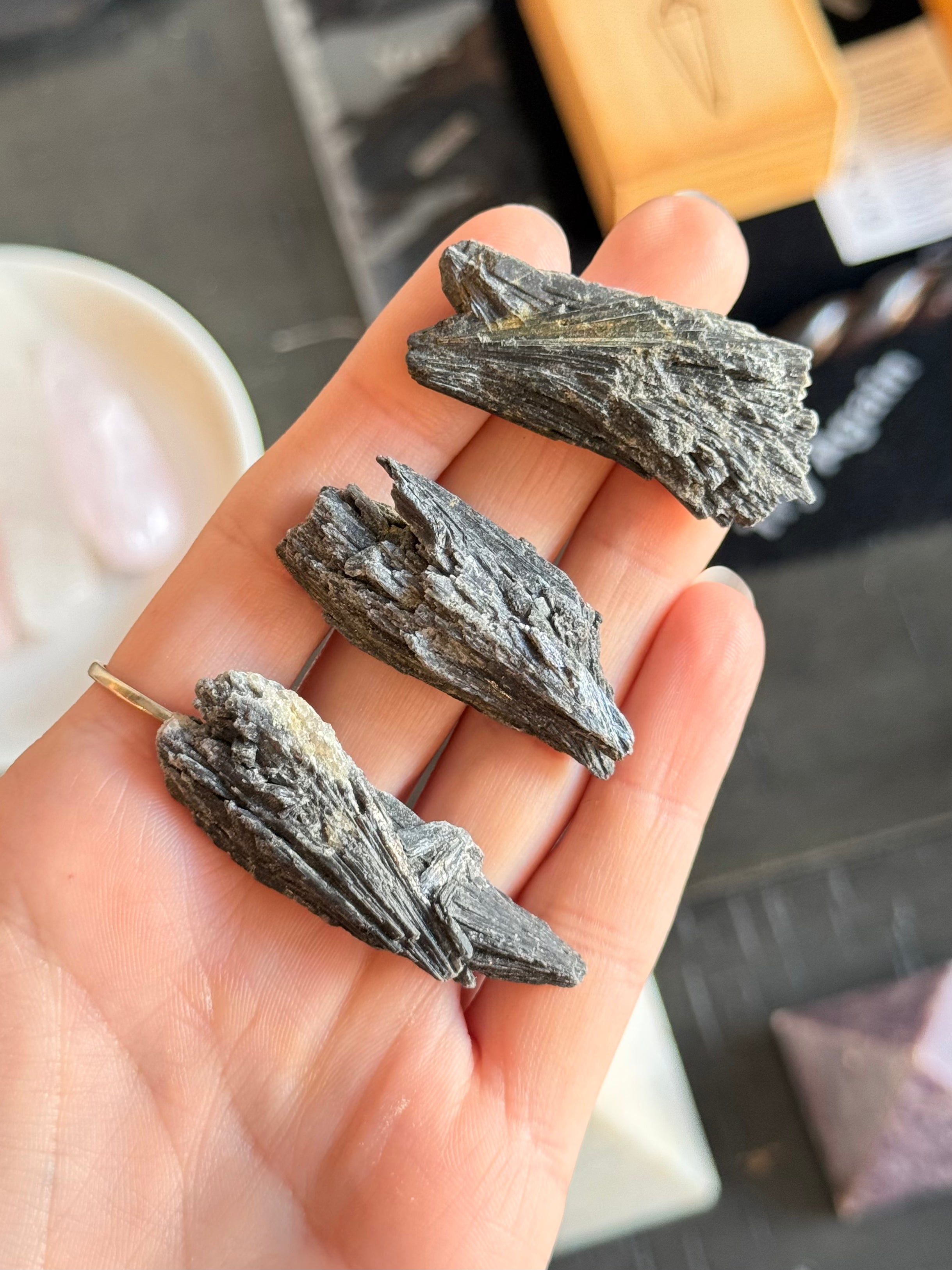 Black Kyanite / Cianita Negra