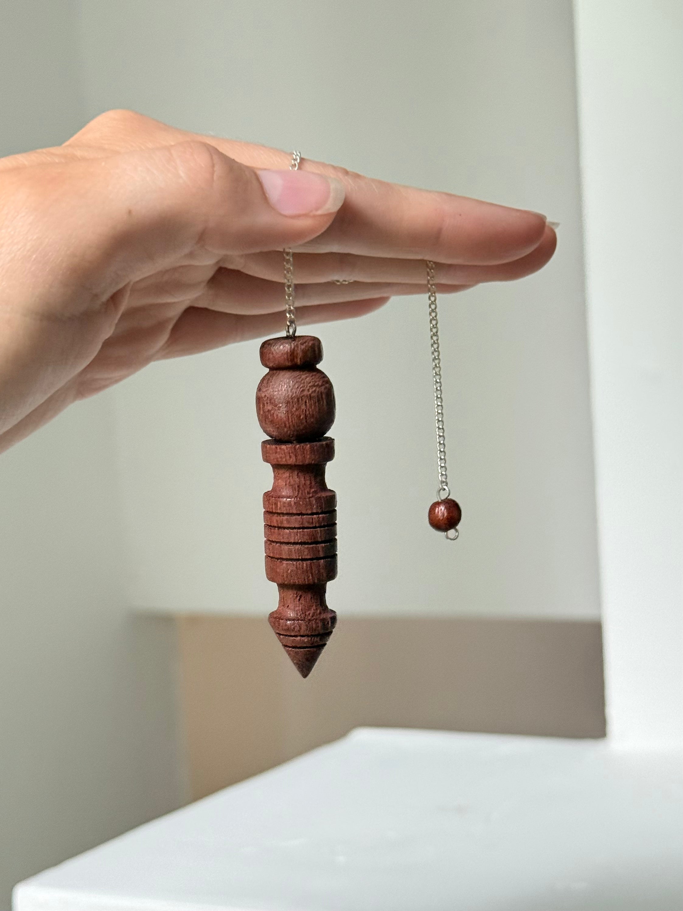 Isis Wood Pendulum / Péndulo Isis de Madera