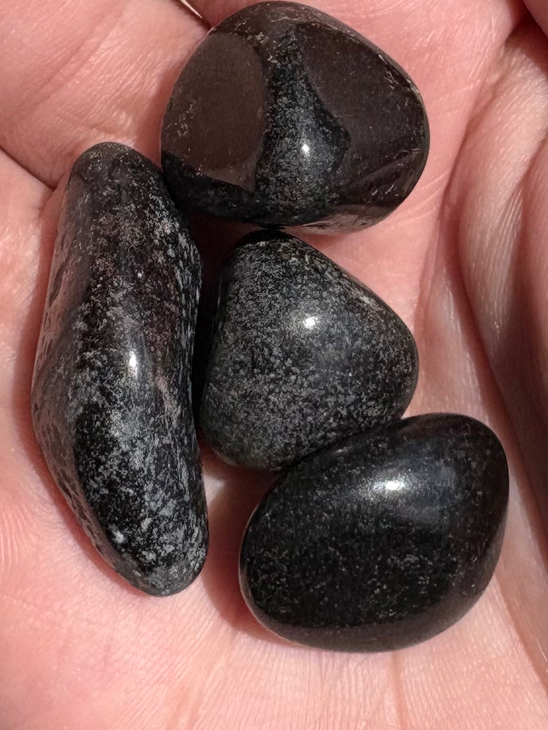 Tumble Turmalina Negra / Black Tourmaline Tumble