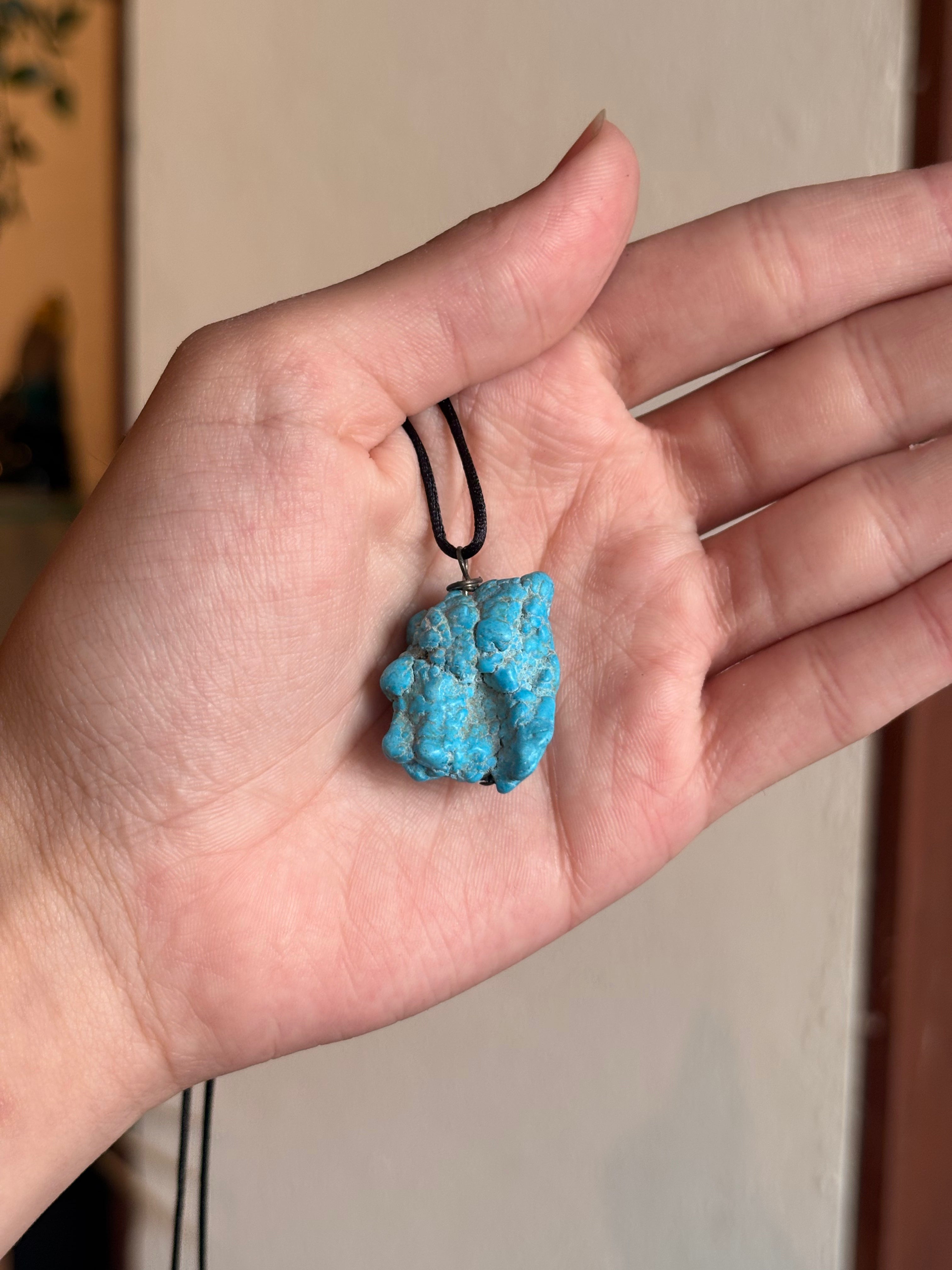 Colgante / Pendiente de Howlita Turquesa / Turquoise Howlite Pendant