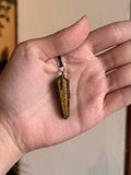 Colgante / Pendiente de Doble Punta de Ojo de Tigre / Double Terminated Tiger’s Eye Pendant