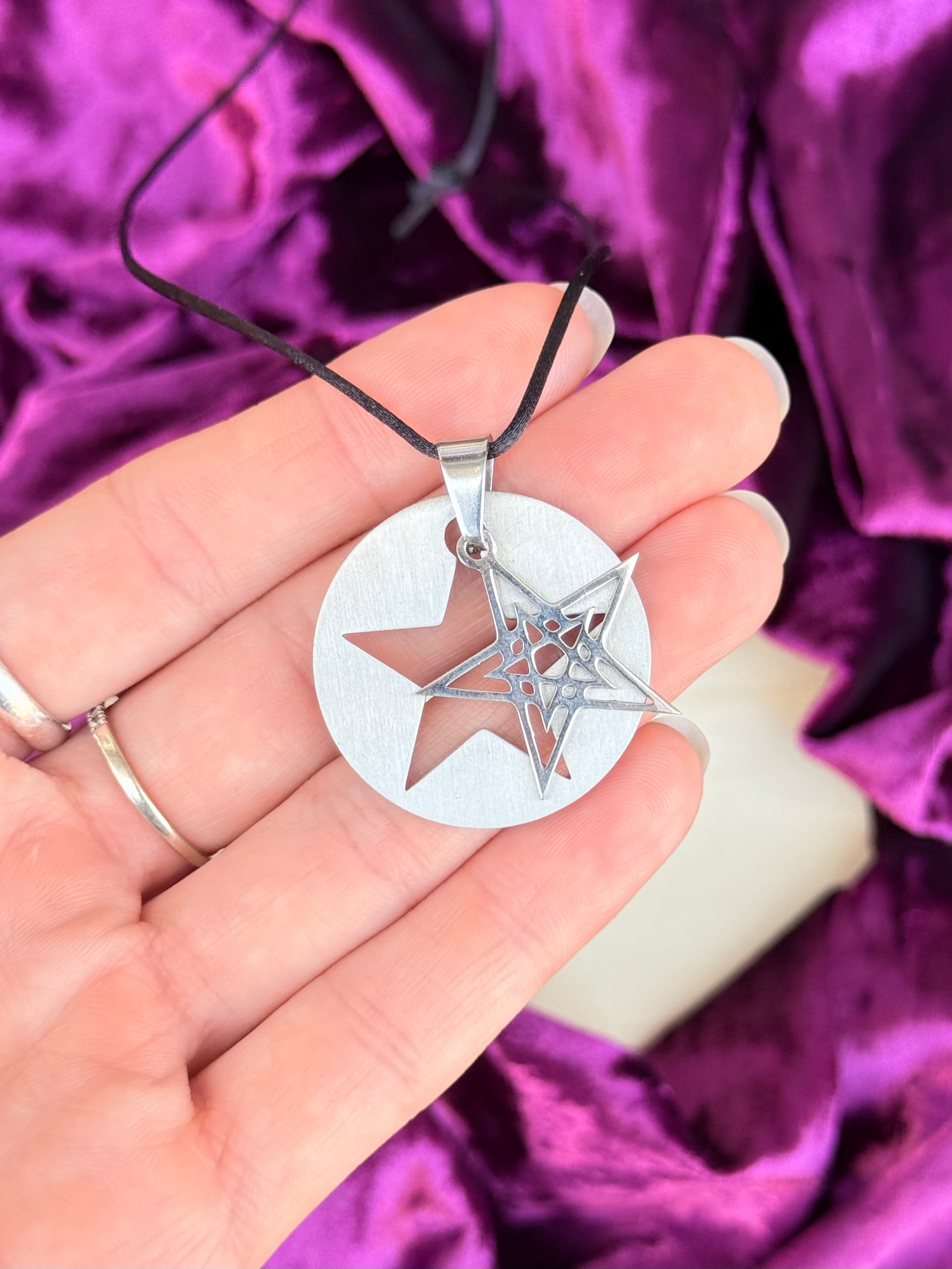 Star Sphere Pendant / Pendant Esfera con Estrella