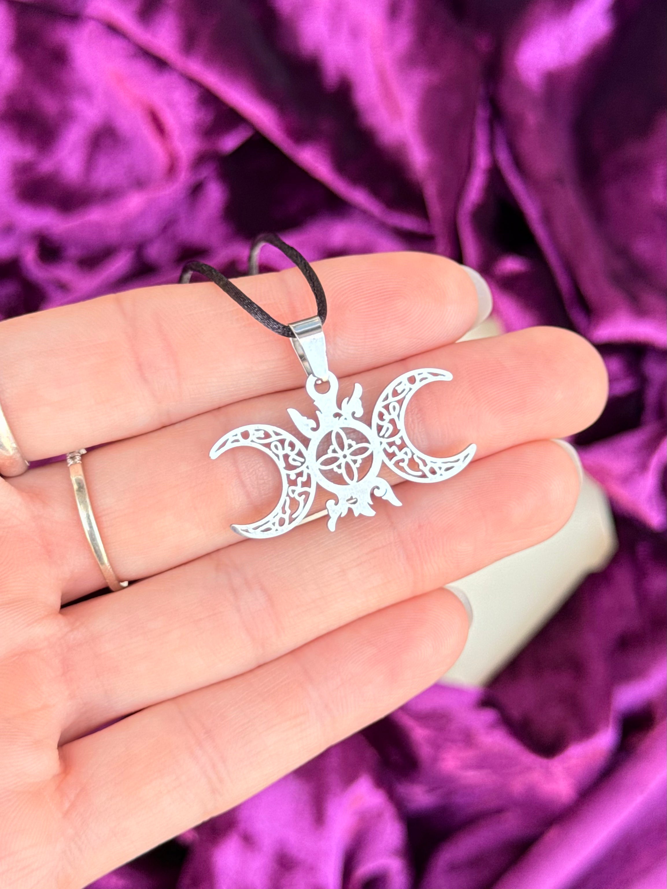 Triple Moon Pendant / Pendant Triple Luna